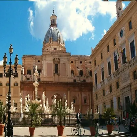 Life Casa Vacanze Centro Storico Holiday home *